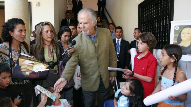 Visita del maestro 
Fernando Botero al lanzamiento de la "Maleta de Botero", material didáctico preparado por el Museo Botero.