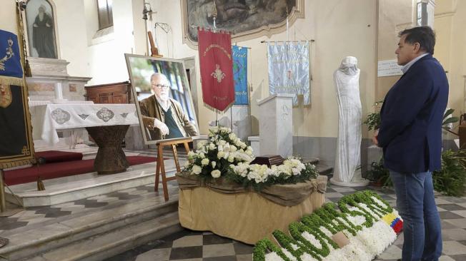 Homenaje final al maestro Fernando Botero, en la iglesia de Pietrasanta (Italia).