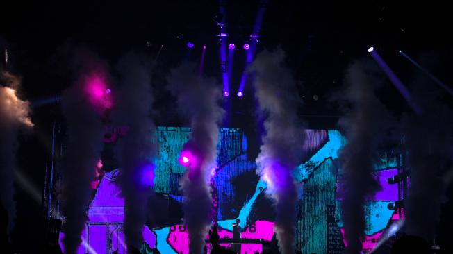 El DJ neerlandés Martin Garrix durante su concierto en el Movistar Arena, en Bogotá.
