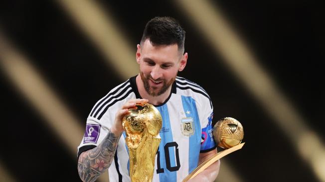 Lionel Messi celebra el título mundial con Argentina.