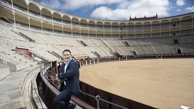 El maestro César Rincón posó para la revista BOCAS en la emblemática Plaza de Toros de Las Ventas.