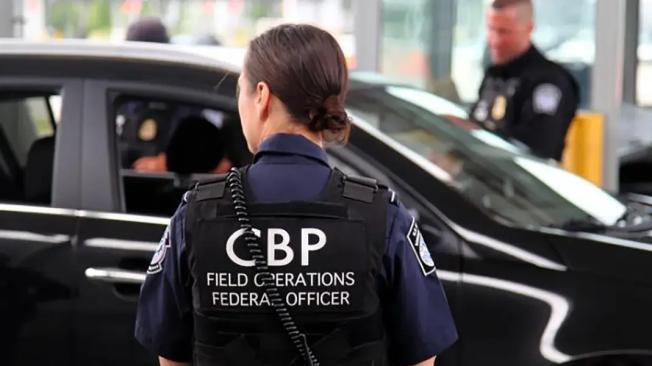 La CBP detuvo a un hombre que intentaba ingresar al país con tarjetas robadas