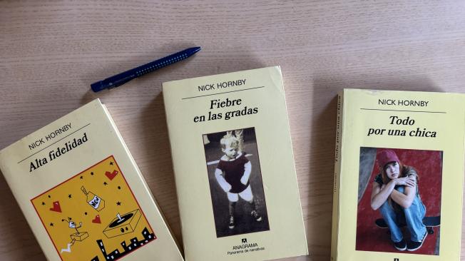 Los libros de Hornby han sido publicados en castellano por Anagrama.