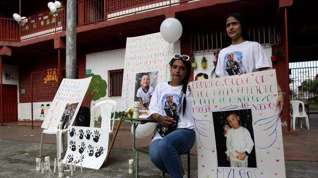 Dolorosa despedida en junio de 2024 por los niños asesinados en Candelaria. Tenían 6 y 8 años.