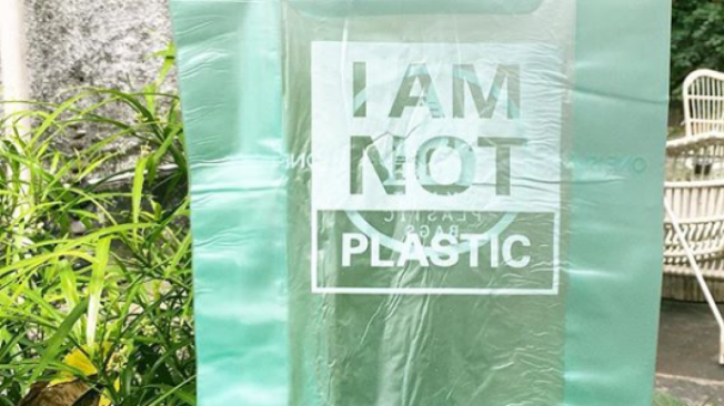 Bolsas biodegradables producidas a partir de yuca.