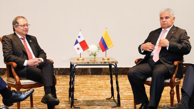 El presidente de Colombia, Gustavo Petro, y el de Panamá, José Raúl Mulino.