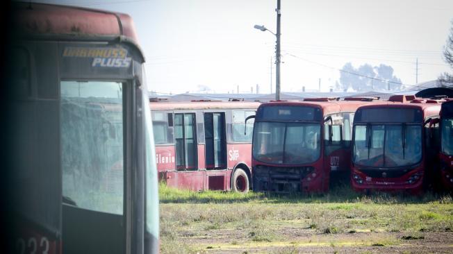 Cementerio de buses de Transmilenio en Funza Cundinamarca . FOTO MAURICIO MORENO CEET EL TIEMPO