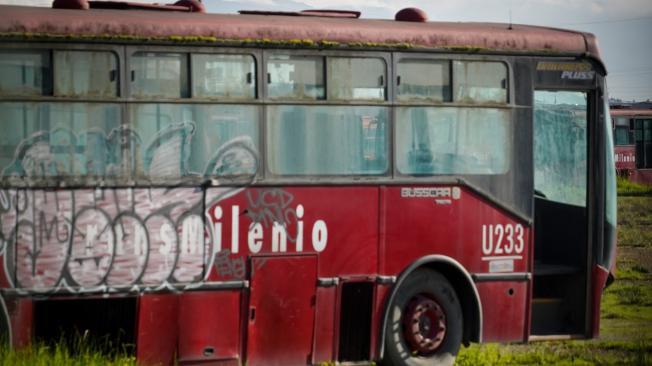 Cementerio de buses de Transmilenio en Funza Cundinamarca . FOTO MAURICIO MORENO CEET EL TIEMPO