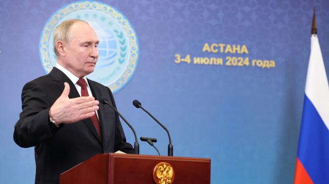 El presidente de Rusia, Vladimir Putin, atiende a los medios de comunicación rusos tras la reunión de la Organización de Cooperación de Shanghai (OCS).