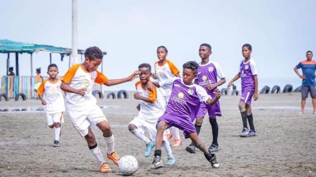 Jóvenes futbolistas de Cartagena