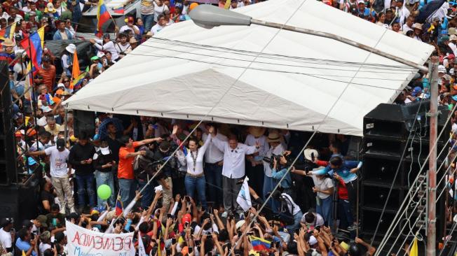 María Corina Machado y Edmundo González durante un mitin político en Venezuela.