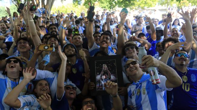 Hinchas disfrutan de su paso por la Copa América 2024 que se juega en territorio norteamericano.