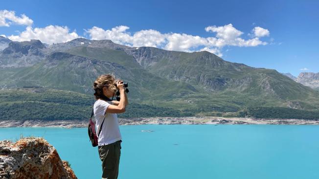 Jennifer Ackerman trabajó con varios científicos y realizó viajes por todo el mundo para entender a los búhos.