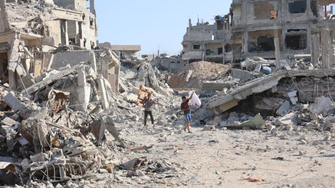 Edificios derrumbados tras la retirada del ejército israelí del barrio de Shujaiya, en Gaza.