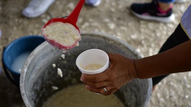 Los organizadores luchan por rescatar y salvaguardar la tradición gastronómica de Rotinet con un plato emblemático del Caribe colombiano .