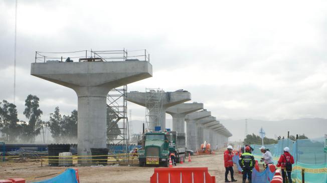 Avance en las obras del metro de Bogotá. Instalaron la primera viga lanzadora.