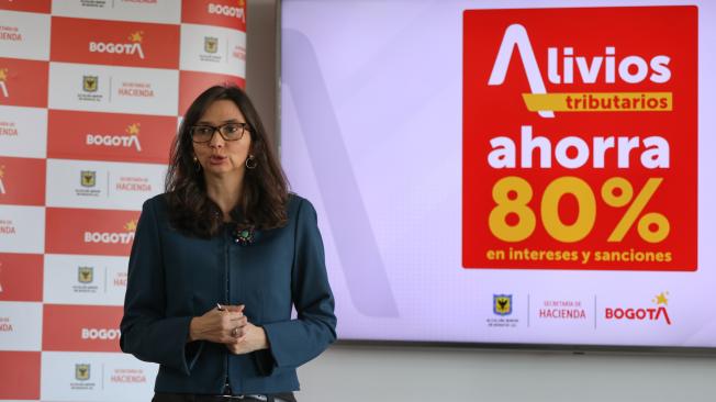 En rueda de prensa sobre Alivios Tributarios 2024 La secretaria, Ana María Cadena, da a conocer los detalles de esta estrategia para recuperar parte de la cartera de Bogotá y estará disponible para resolver sus dudas de cara a este importante estímulo para la ciudadanía. Bogotá 17 de julio del 2024 . Foto MAURICIO O CEET EL TIEMPO @mauriciomorenofoto