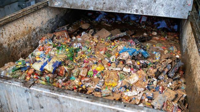 Mucha comida que está en buenas condiciones para su consumo termina en la basura.