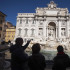 Encontrar espacio para una fotografía en la Fontana de Trevi es un hecho bastante inusual.