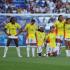 El equipo colombiano observa la tanda de penaltis durante el partido de cuartos de final de fútbol femenino de los Juegos Olímpicos de París 2024, disputado en el Estadio de Lyon.