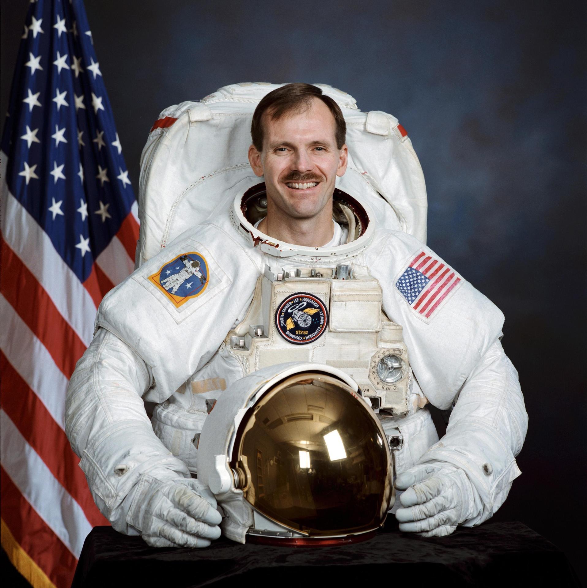 Official astronaut portrait for Steven Smith