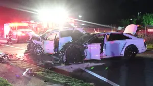 Police: 3 people injured following wrong-way crash in West Islip