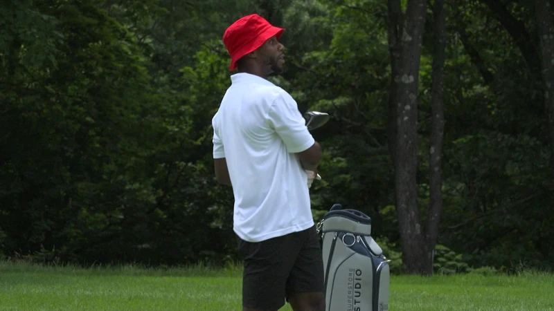 Story image: Giants legend Victor Cruz swings the golf clubs to raise money for foundation