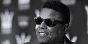 Umrl je Tito Jackson, brat Michaela Jacksona