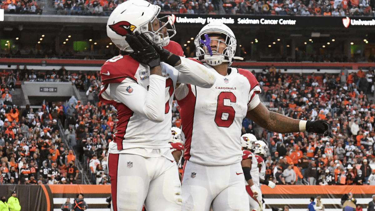 Prop Bettors Hitting James Conner & DeAndre Hopkins on MNF Image