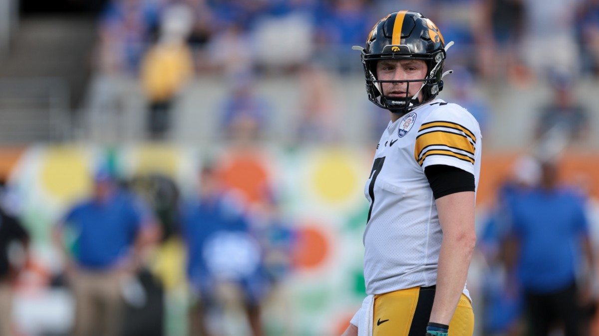 South Dakota State vs. Iowa: Back Hawkeyes In Kinnick? Image