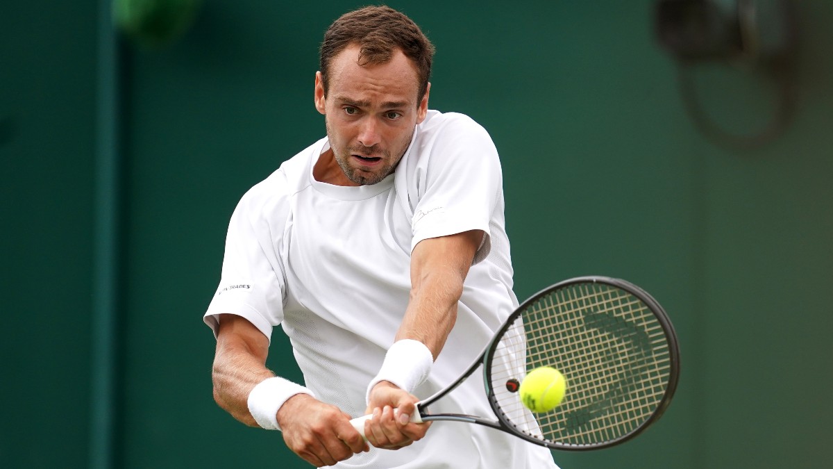 Jannik Sinner vs Roman Safiullin Wimbledon Odds, Pick | Match Preview article feature image