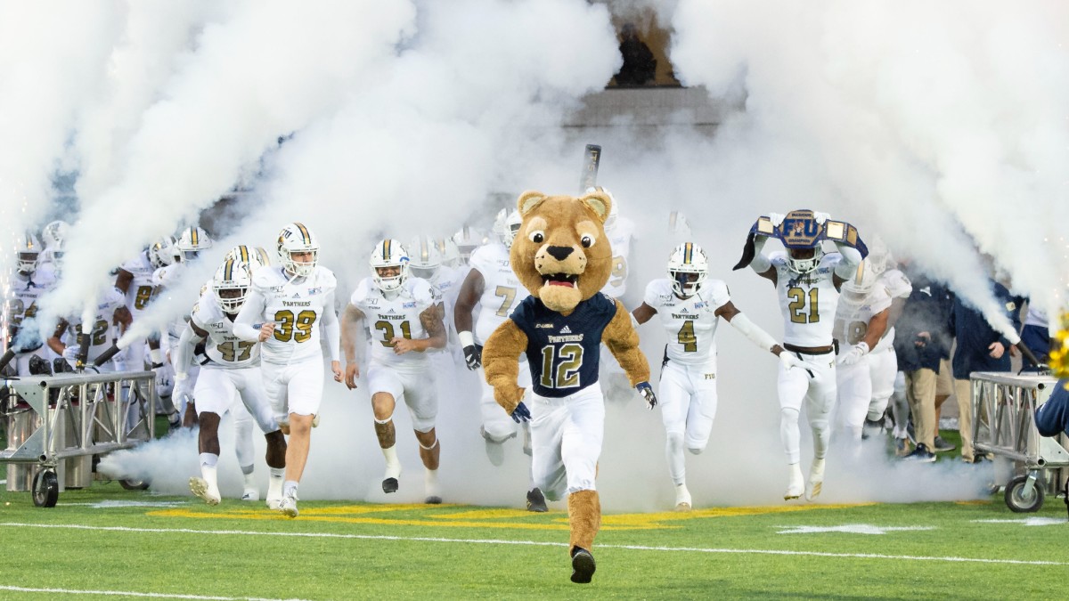 FIU vs. UConn: Bet Underdog in Poor Weather Image