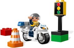 <h1>Police Bike</h1><div class='tags floatleft'><a href='/https/brickset.com/sets/5679-1/Police-Bike'>5679-1</a> <a href='/https/brickset.com/sets/theme-Duplo'>Duplo</a> <a class='year' href='/https/brickset.com/sets/theme-Duplo/year-2011'>2011</a> </div><div class='floatright'>©2011 LEGO Group</div>