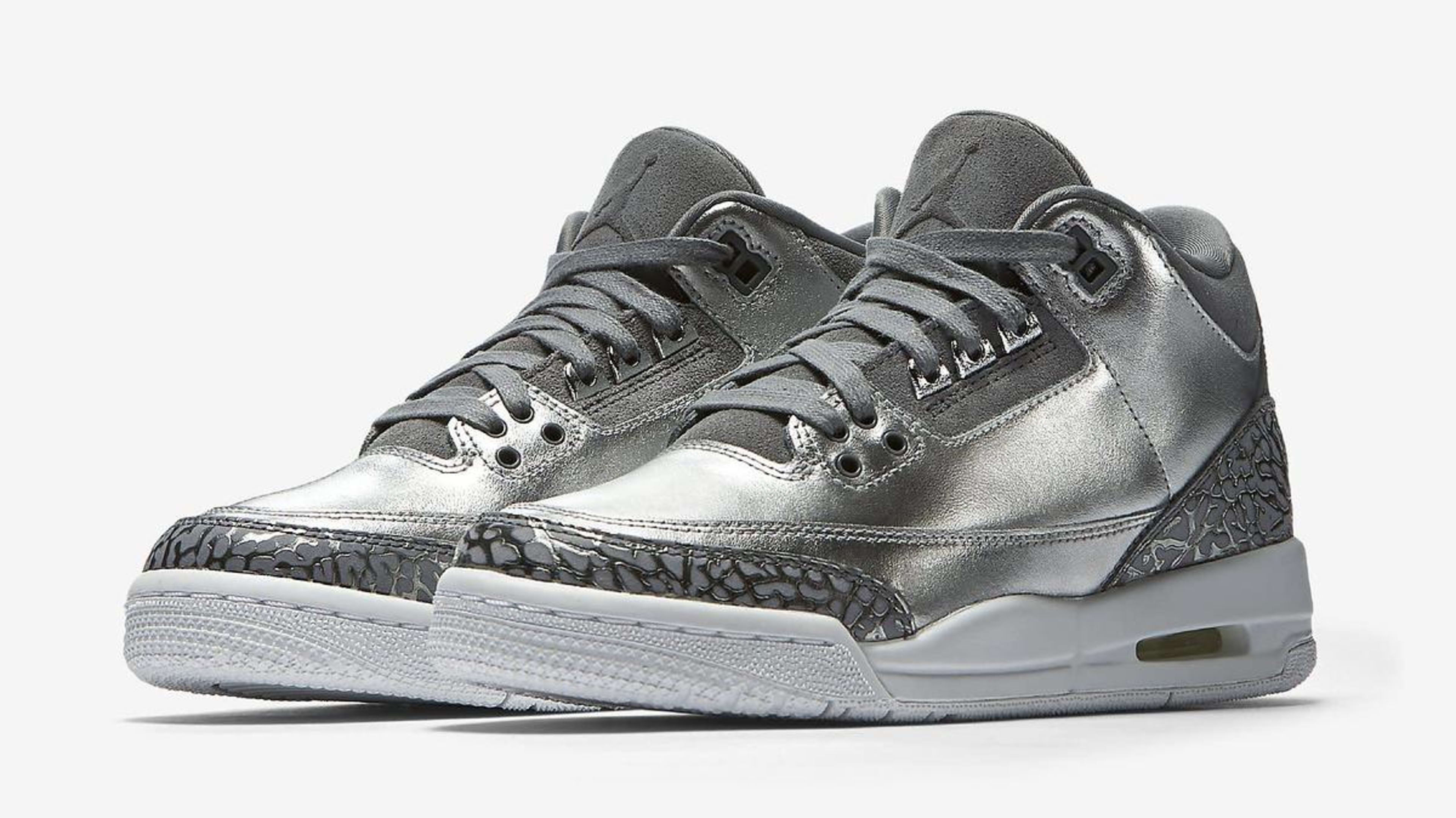 Air Jordan 3 Chrome