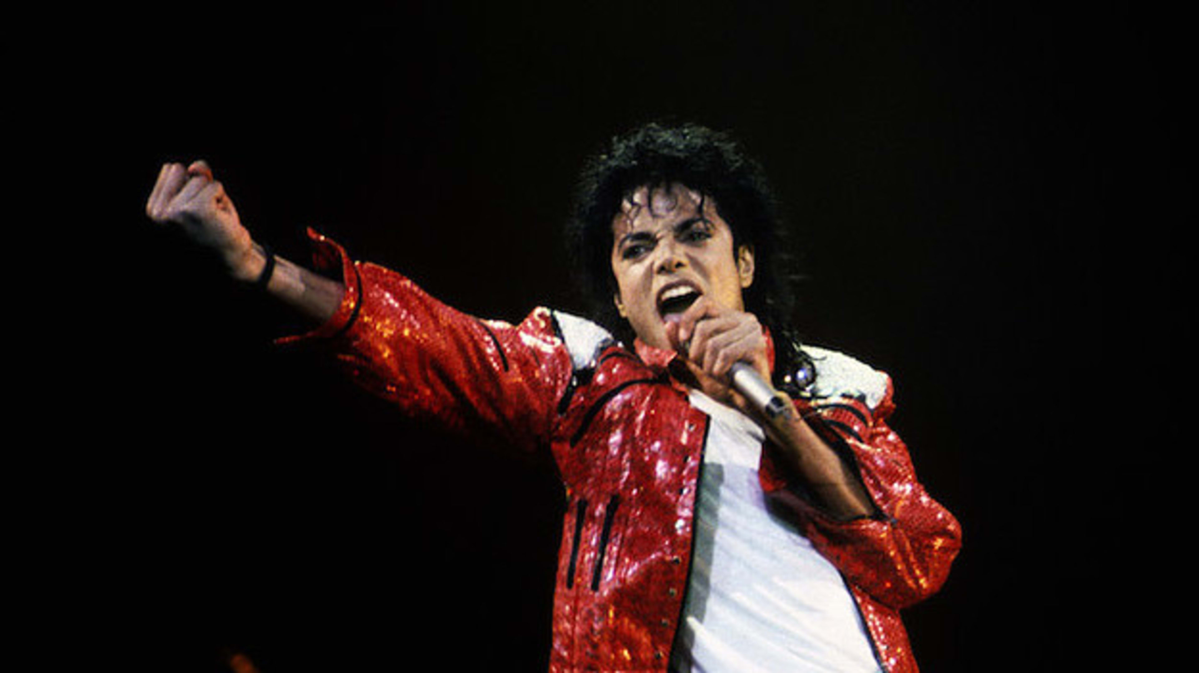 Michael Jackson performing in 1986