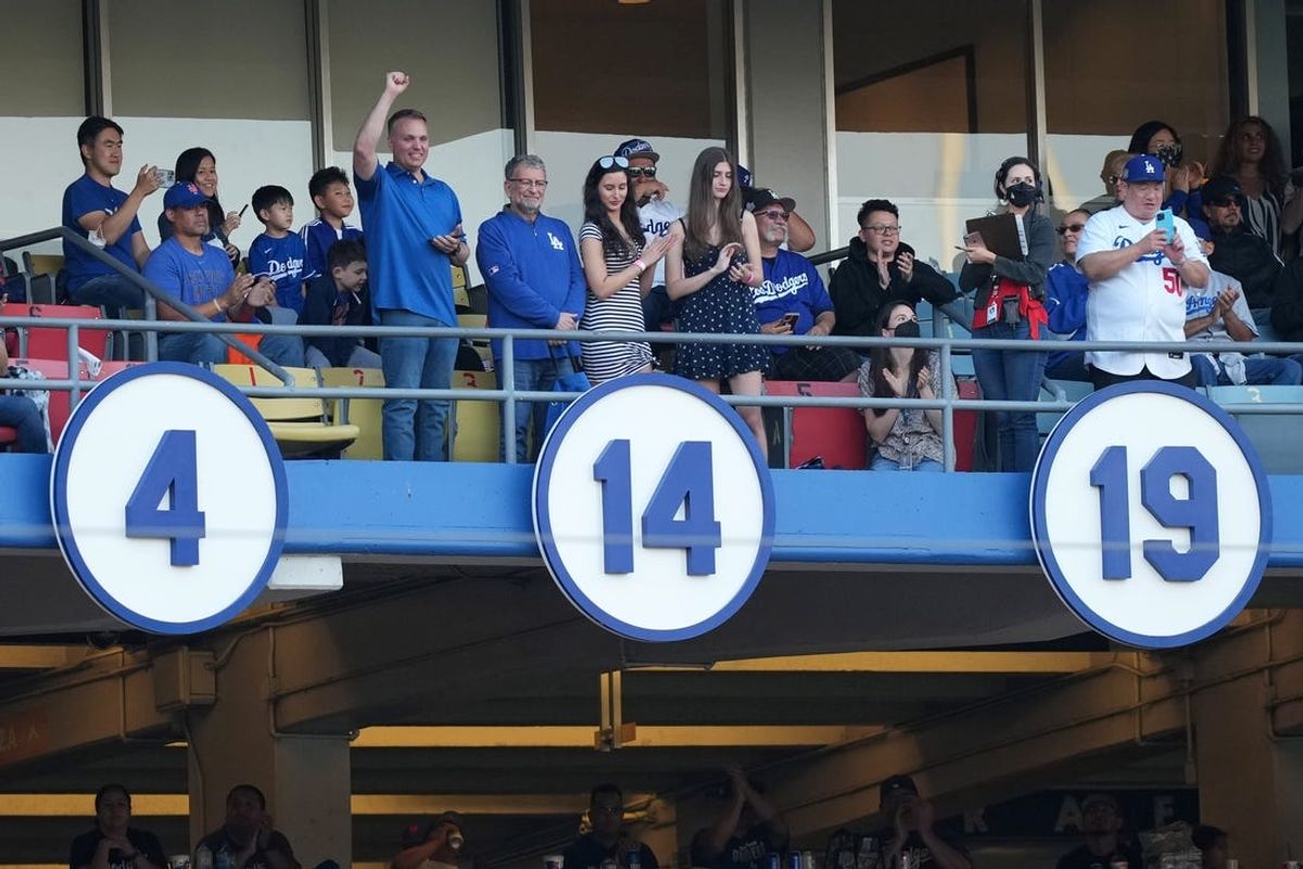 Dodgers to honor longtime owner Walter O'Malley