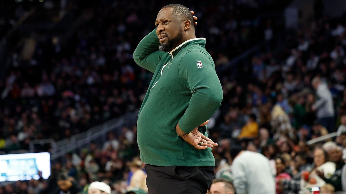 Milwaukee Bucks coach fired after only 43 games