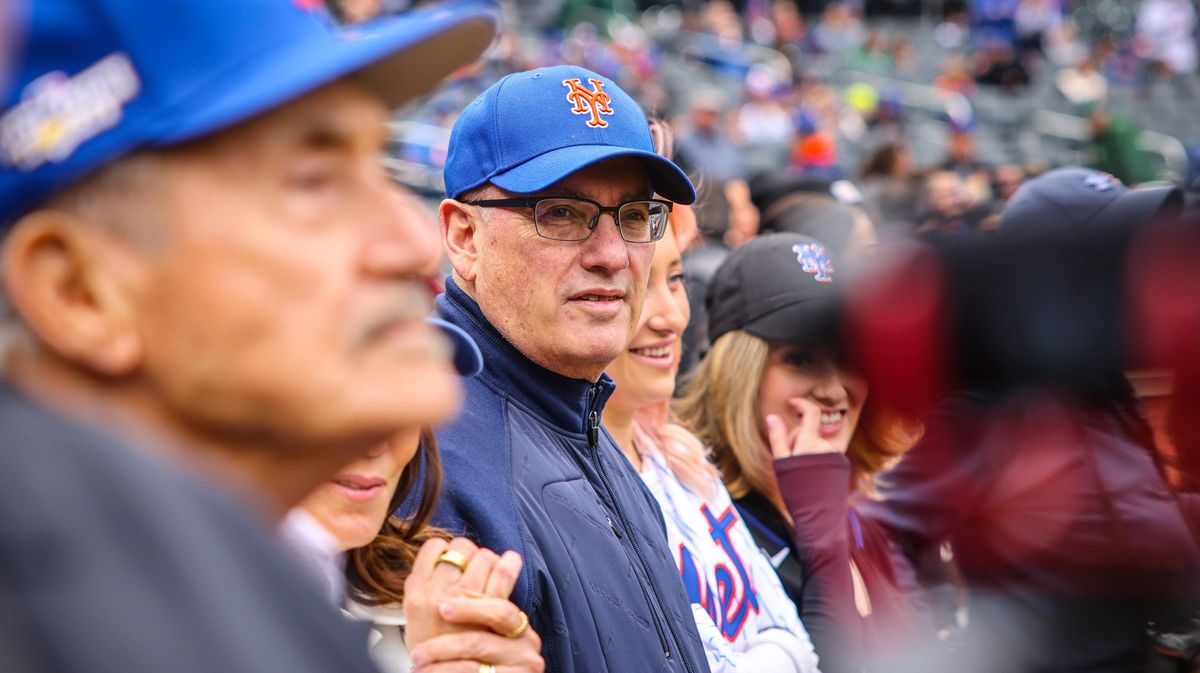 The New York Mets can, and should fall back on their billionaire owner