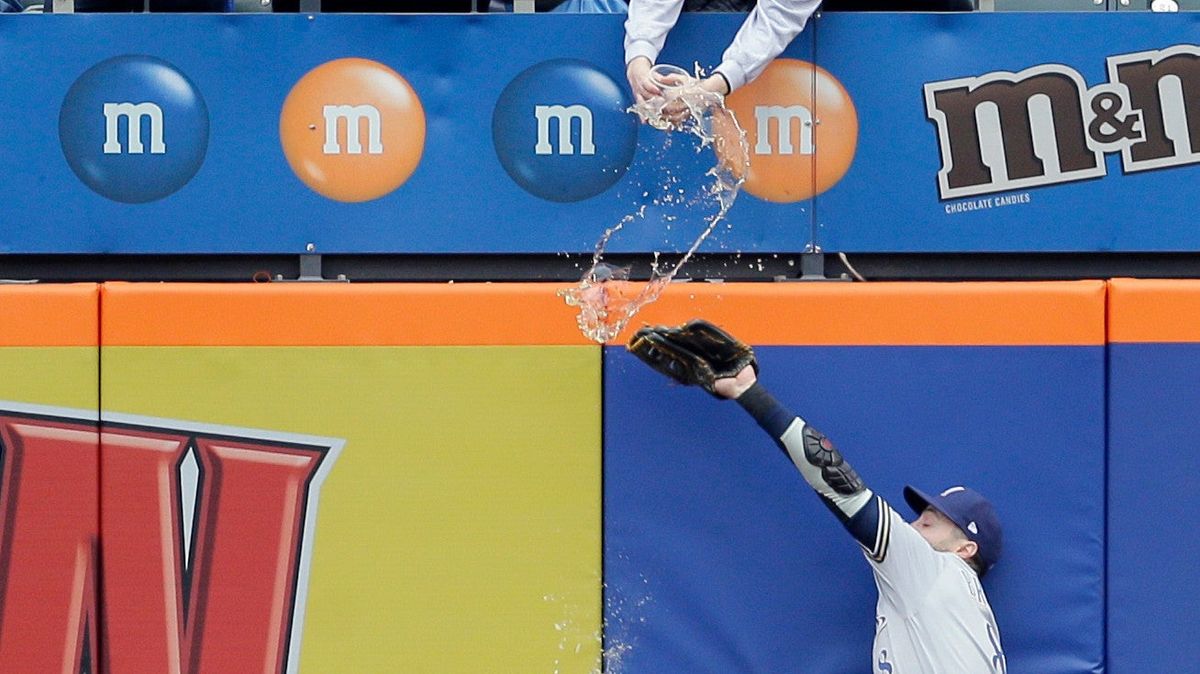 Mets Fan Accidentally Showers Ryan Braun With Overpriced Beer
