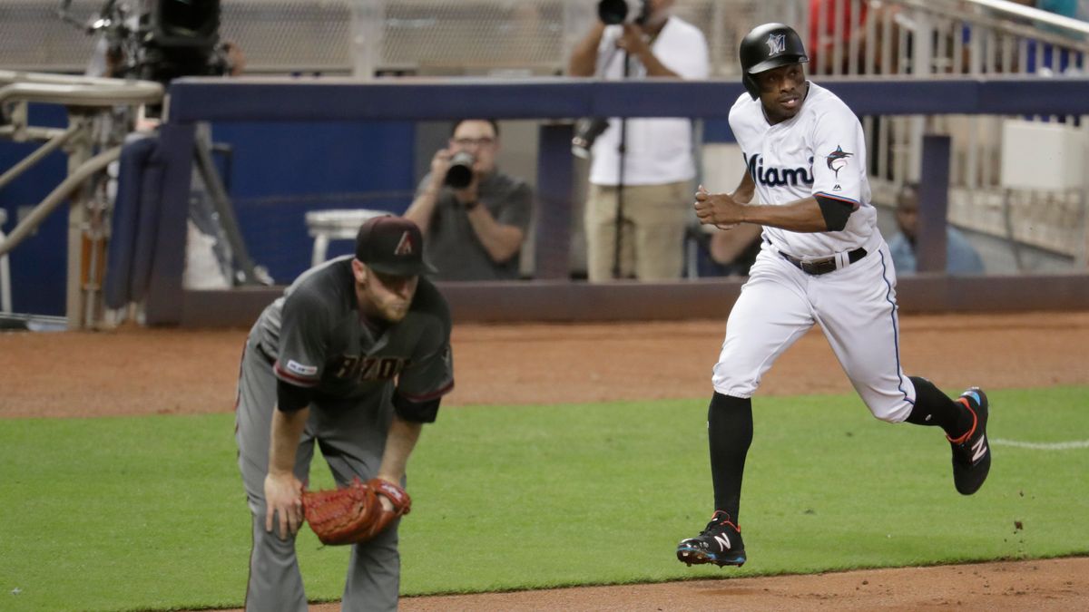 Diamondbacks Turn Harmless Sacrifice Bunt Into Sequence Of Screeching Embarrassment