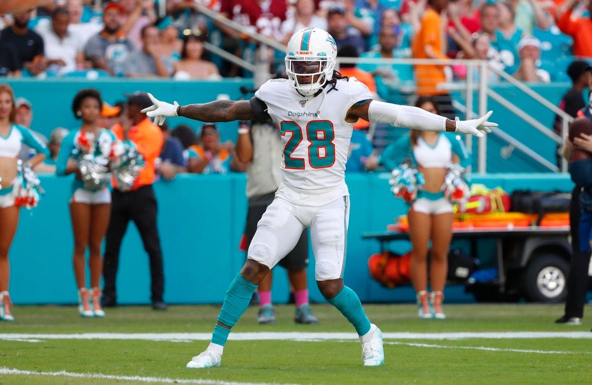 Bills Fan Says Dolphins&#39; Bobby McCain Spit On Him, Also Threatened To Spit On Kid