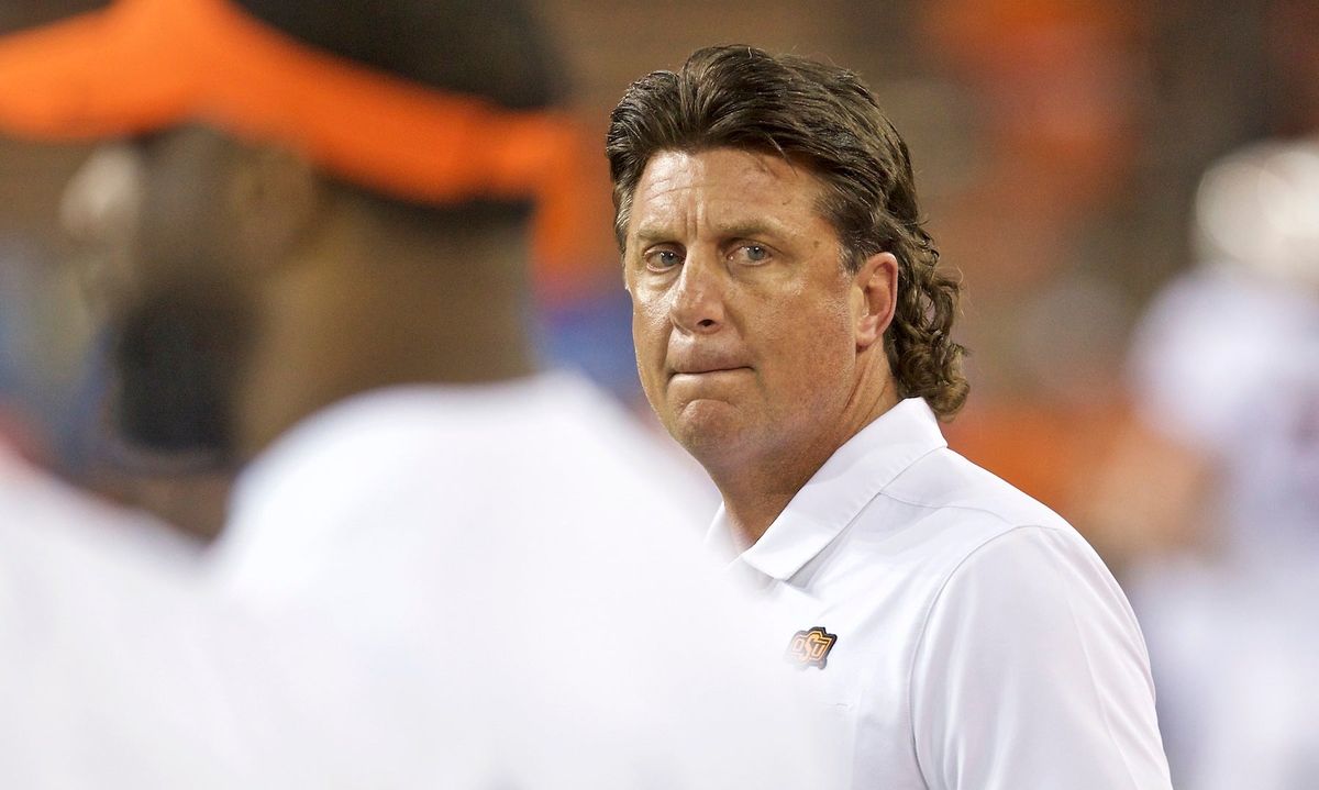 Mike Gundy Calls Reporter A &quot;Jackass&quot; After Being Asked About T. Boone Pickens Bequeathing Him Money For A Haircut