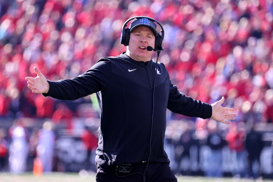 Texas A&amp;M stoops to new low by unhiring Mark Stoops amid fan revolt