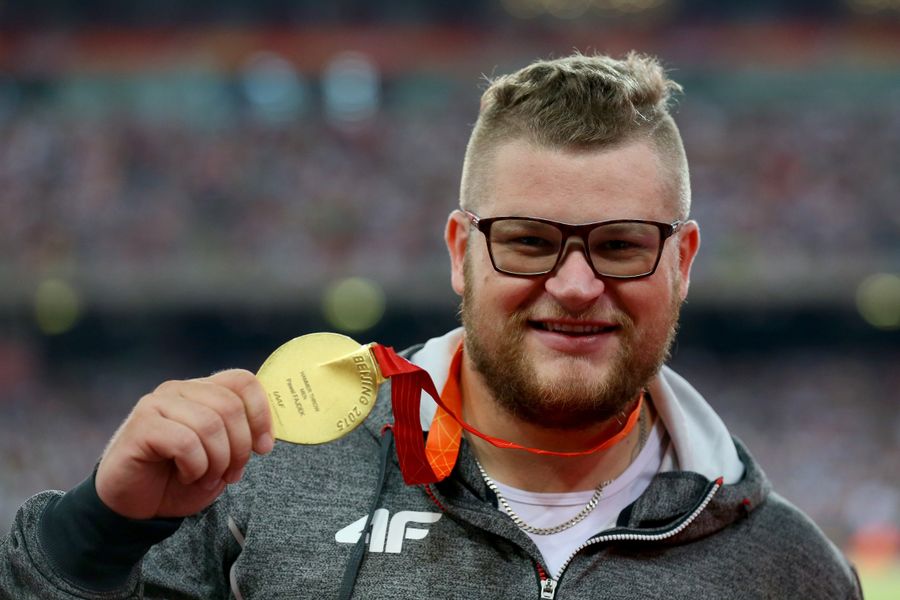 Drunk Hammer-Thrower Barters Gold Medal For Taxi