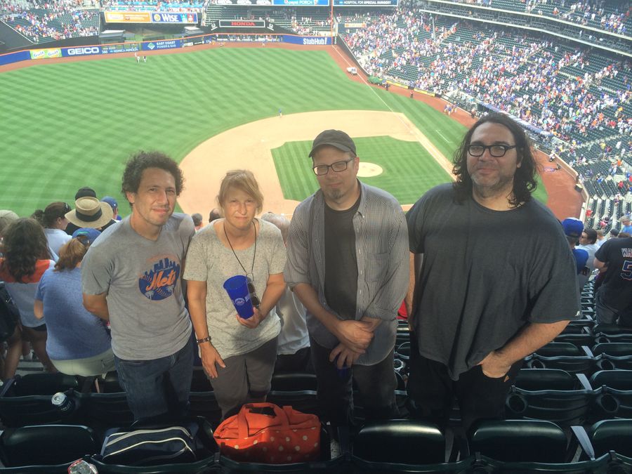 You Can Take Yo La Tengo To A Mets Game, But You Can&#39;t Make &#39;Em Do The Wave