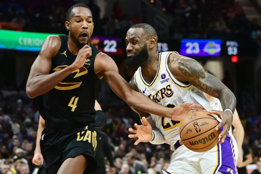LeBron James Opts Out of Contract With Los Angeles Lakers, Has Opportunity To Do Funniest Thing Ever
