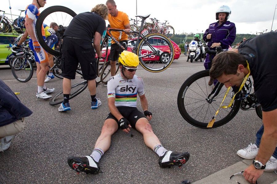 Going It Alone In The Tour De France Sucks, Even When You Have A Page 3 Girl In Your Corner