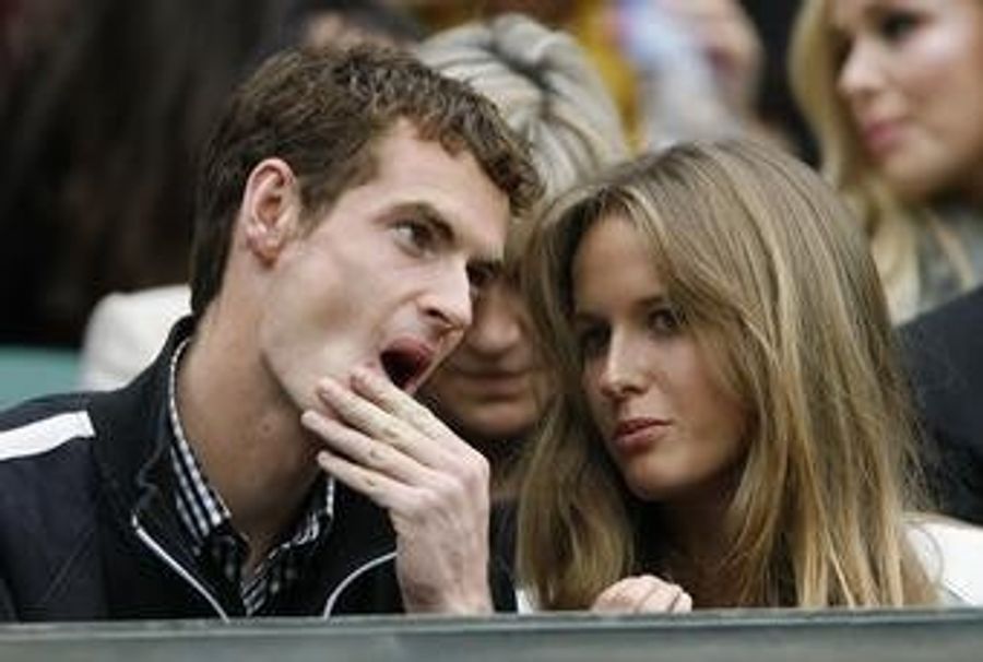 Andy Murray Plays Video Games, Kim Sears Falls Asleep Unfulfilled