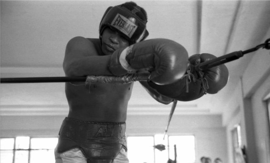 A Photog Remembers When, And Why, &quot;Uncle Tom&quot; Frazier Kicked Ali&#39;s Ass