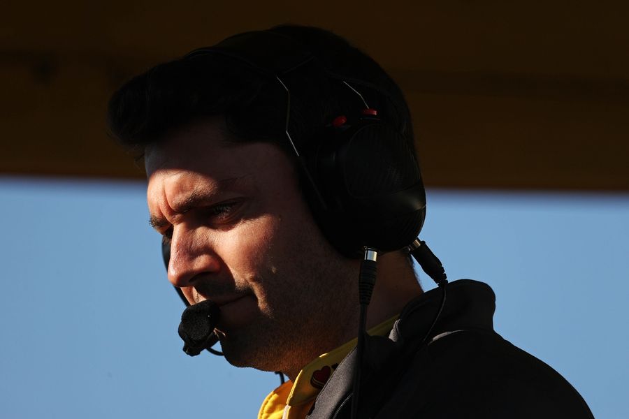 Crew chief Travis Peterson follows Michael McDowell to Spire